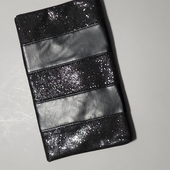 Ion Color Brilliance Clutch - Picture 2 of 3